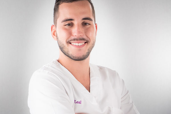 Dr. Dany Leal - Dentist